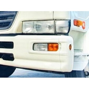 NISSAN UD MKB CGB PKD FRONT LAMP AMBER RH