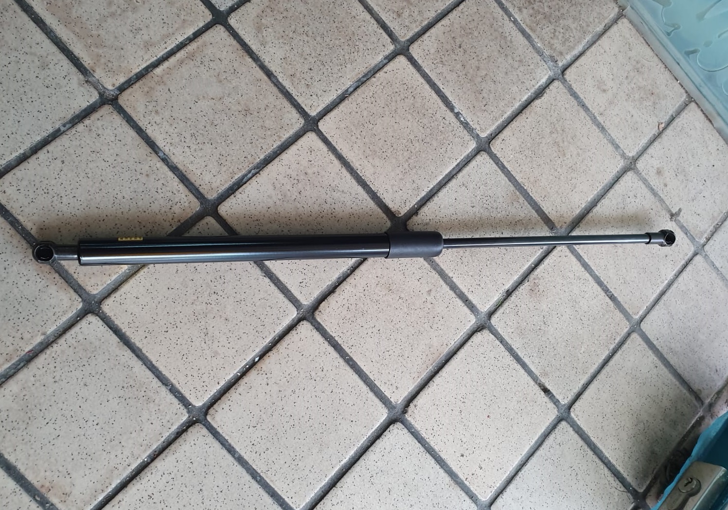 BONNET/HOOD LID GAS STRUT